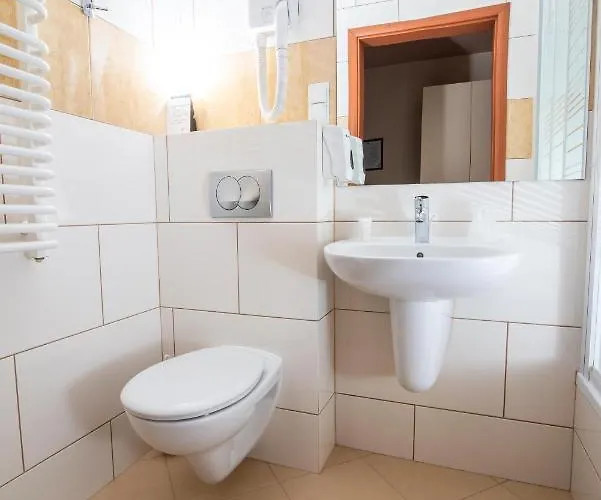 Nalecz Center Отель